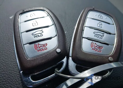 2018 Hyundai Elantra Value Edition из США, поврежденный, VIN 5NPD84LF4JH306897